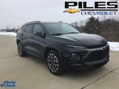 Used 2025 Chevrolet Blazer RS image 1