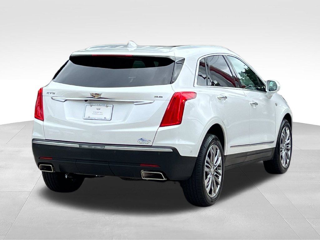 Used 2017 Cadillac XT5 Premium Luxury w/ Driver Assist Package FWD image 14
