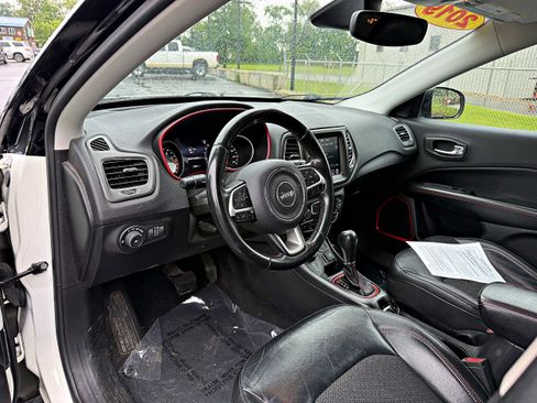 Used 2019 Jeep Compass Trailhawk AWD/4WD image 13