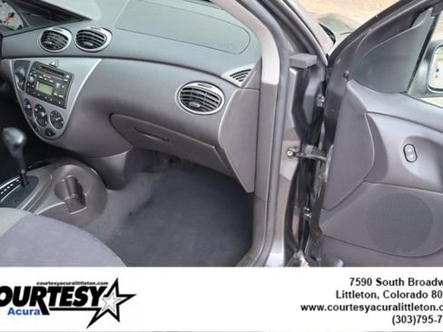 Used 2003 Ford Focus ZX3 Hatchback FWD image 28