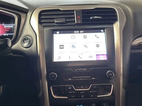Used 2019 Ford Fusion SEL image 18