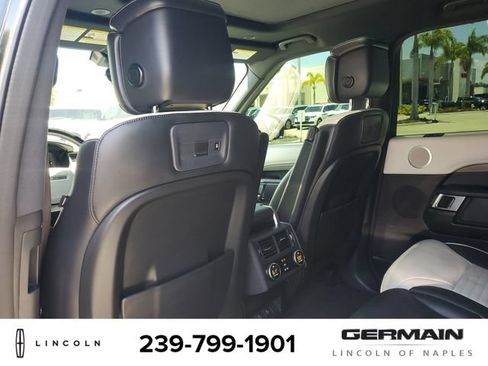 Used 2024 Land Rover Discovery Metropolitan Edition AWD/4WD image 21