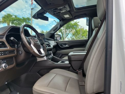 Used 2022 GMC Yukon SLT w/ SLT Premium Package AWD/4WD image 12