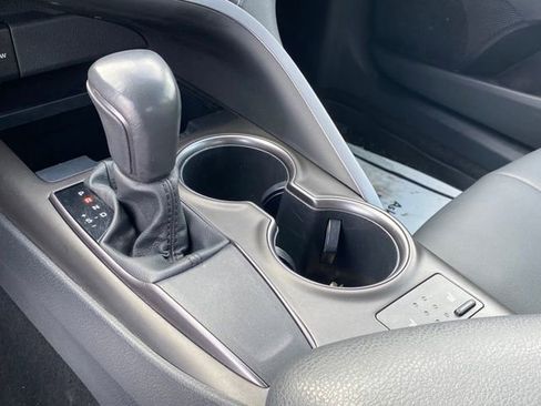 Used 2023 Toyota Camry SE image 10