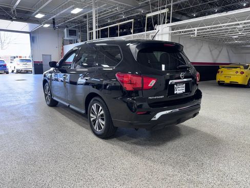 Used 2017 Nissan Pathfinder SV image 5