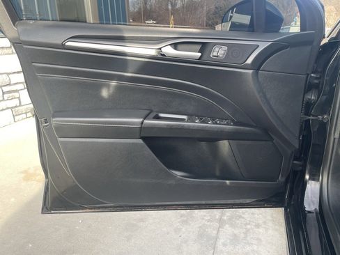 Used 2018 Ford Fusion Titanium image 13