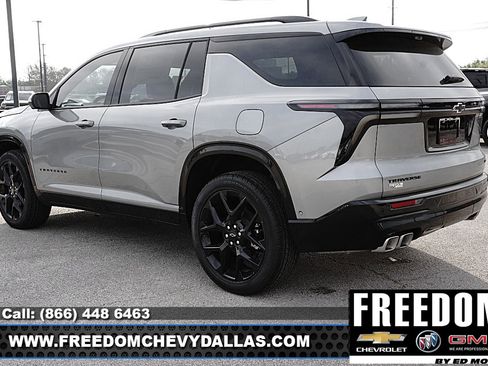 New 2026 Chevrolet Traverse RS w/ LPO, Floor Liner Package image 5