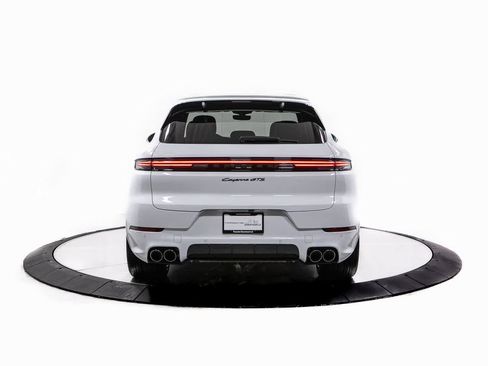 New 2026 Porsche Cayenne GTS image 6