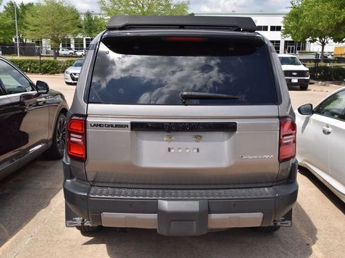 Used 2024 Toyota Land Cruiser image 6