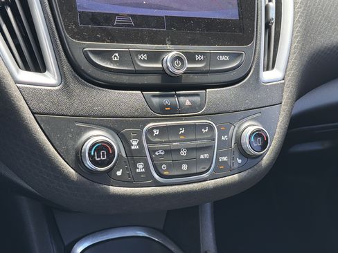 Used 2022 Chevrolet Malibu LT FWD image 23