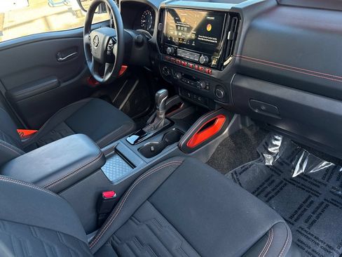 Used 2025 Nissan Frontier PRO-4X w/ Tow Package AWD/4WD image 17