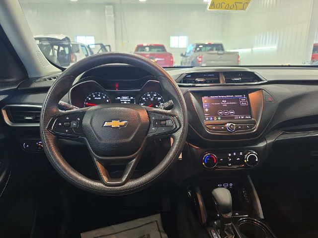 Used 2023 Chevrolet TrailBlazer LS FWD image 12