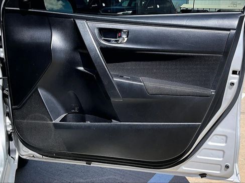 Used 2019 Toyota Corolla LE image 22