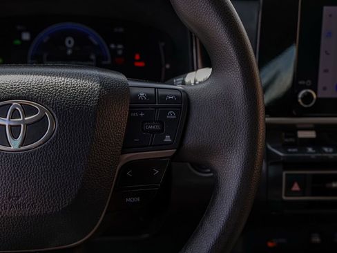 Used 2025 Toyota Camry LE image 26