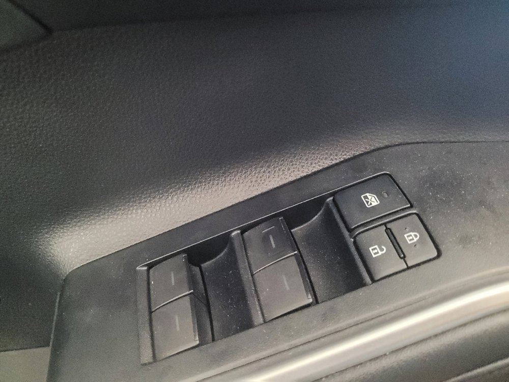 Used 2021 Toyota Highlander XSE FWD image 27