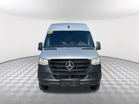 Used 2024 Mercedes-Benz Sprinter 2500 image 2