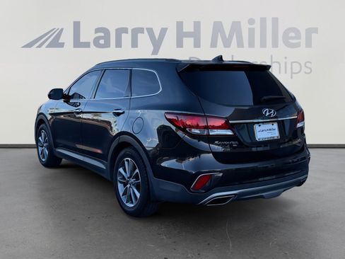 Used 2019 Hyundai Santa Fe XL SE image 3