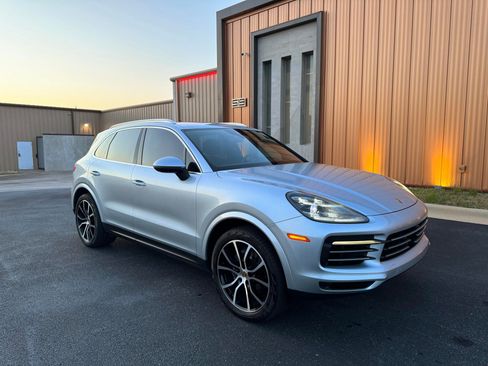 Used 2019 Porsche Cayenne AWD/4WD image 3