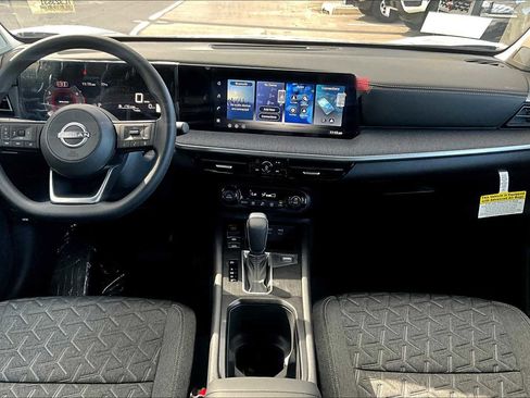 New 2026 Nissan Kicks SV image 5