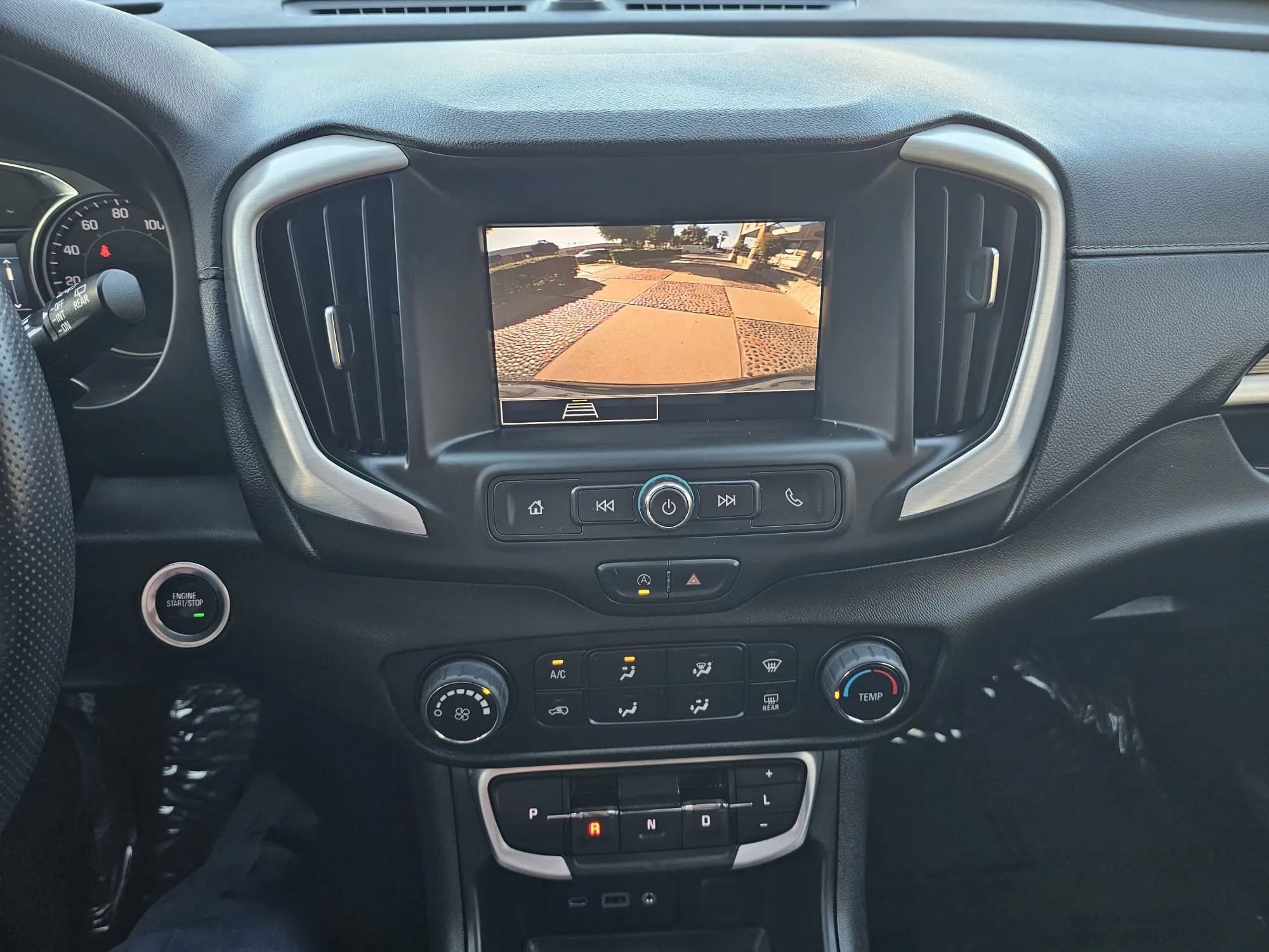 Used 2024 GMC Terrain SLE FWD image 36