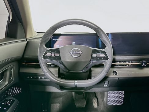 Used 2023 Nissan Ariya AWD image 18