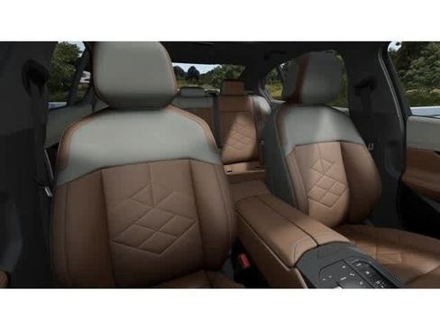 New 2026 BMW 550e xDrive AWD/4WD image 11