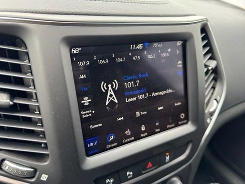 Used 2023 Jeep Cherokee Altitude Lux w/ Lux Elite Package AWD/4WD image 2