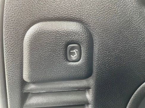 Used 2022 Jeep Grand Cherokee Laredo X image 33