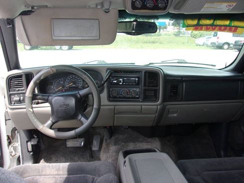 Used 2002 Chevrolet Tahoe LS RWD image 11