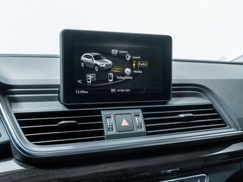 Used 2018 Audi Q5 2.0T Premium Plus w/ Premium Plus Package image 16