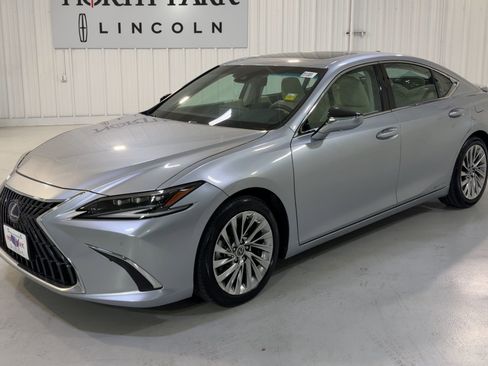 Used 2022 Lexus ES 300h Ultra Luxury image 5
