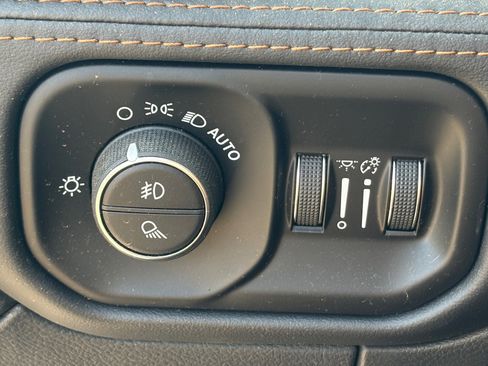 Used 2022 RAM 2500 Limited AWD/4WD image 9