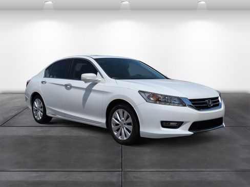 Used 2014 Honda Accord Touring image 2