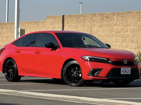 Used 2023 Honda Civic Sport image 2