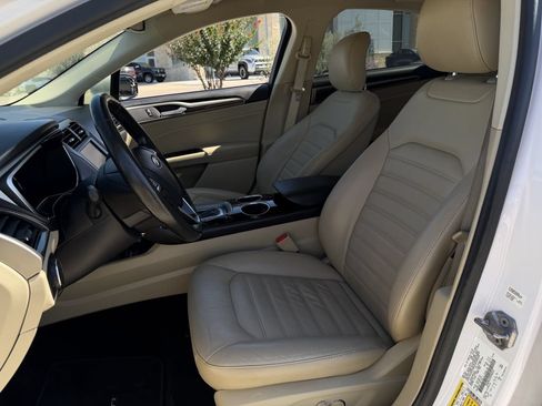 Used 2013 Ford Fusion SE FWD image 24
