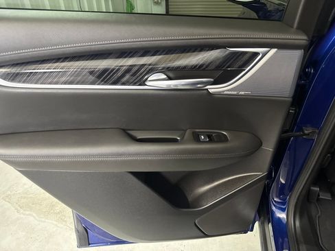 Certified 2025 Cadillac XT6 Premium Luxury FWD image 10