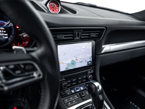 Certified 2019 Porsche 911 Carrera 4S image 17