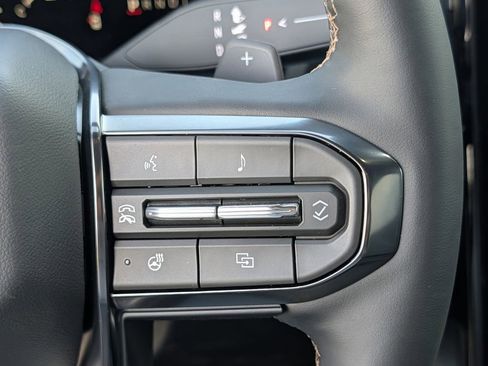 New 2026 GMC Terrain AT4 w/ LPO, Black Badging Package AWD/4WD image 18