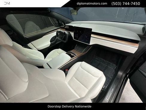 Used 2023 Tesla Model X image 18