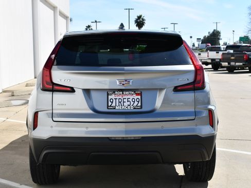 Used 2024 Cadillac XT4 Luxury w/ Cold Weather Package image 6