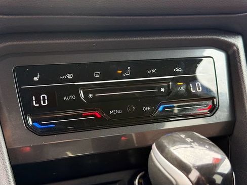 Used 2022 Volkswagen Tiguan SEL R-Line AWD/4WD image 16
