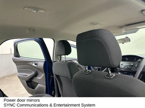 Used 2018 Ford Focus SE w/ SE Appearance Package FWD image 24