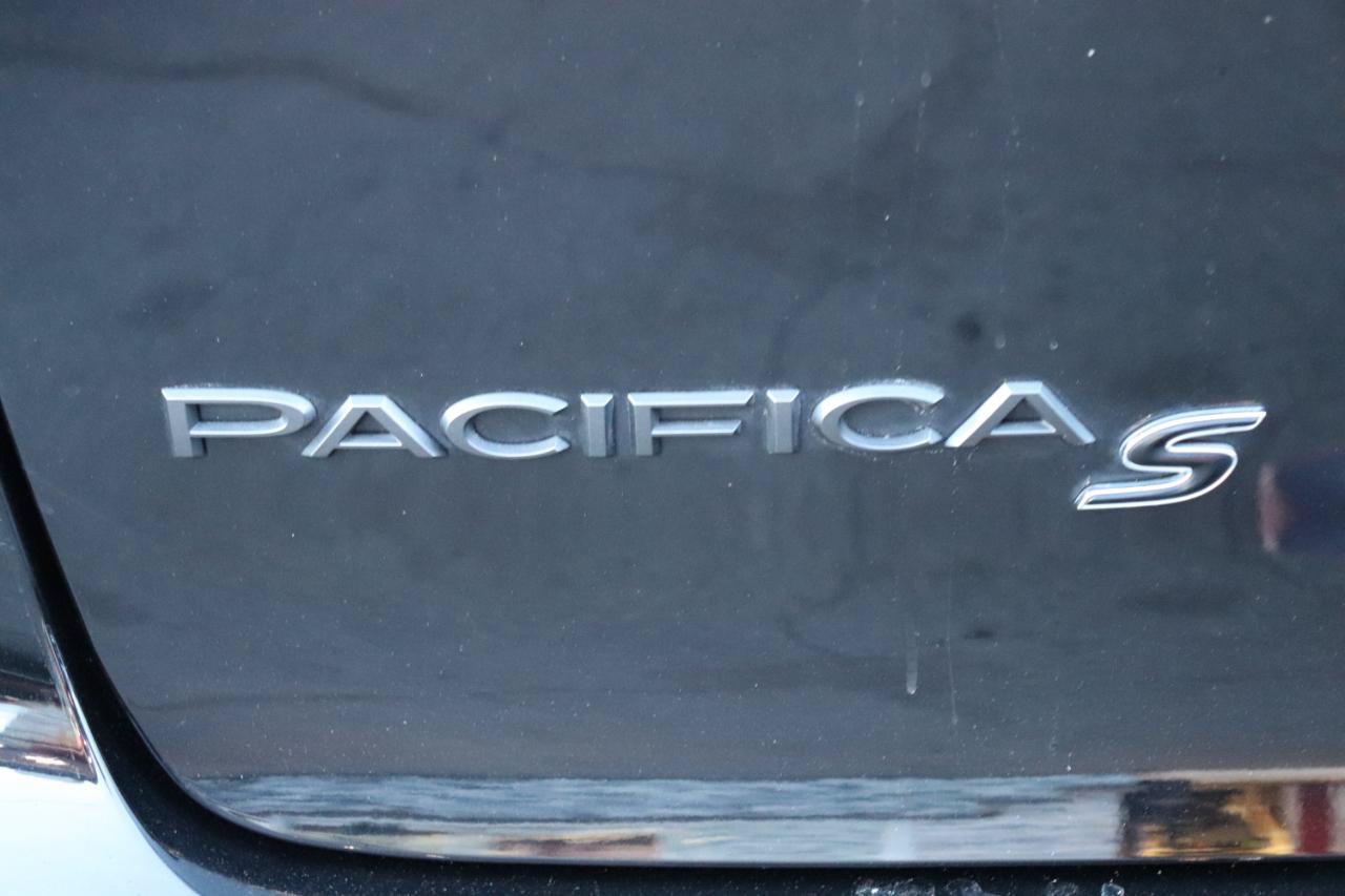 Used 2025 Chrysler Pacifica Limited FWD image 64