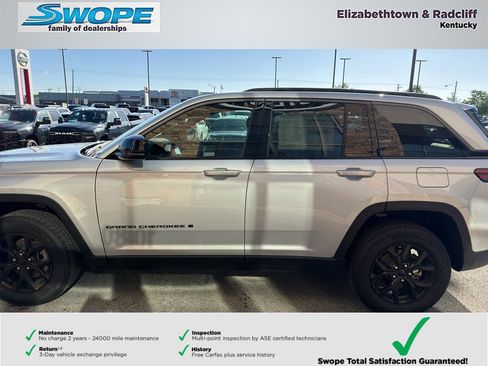 New 2026 Jeep Grand Cherokee Altitude AWD/4WD image 2
