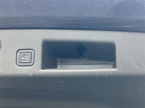 Used 2020 Chevrolet Equinox LT image 13