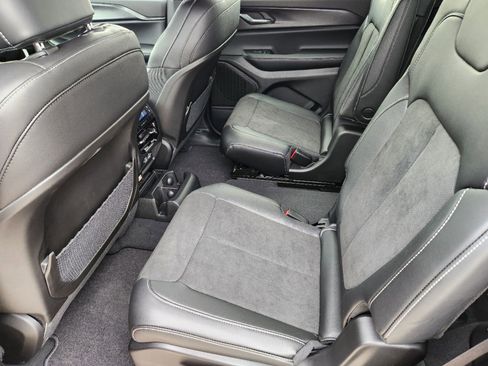 New 2025 Jeep Grand Cherokee L Altitude image 19