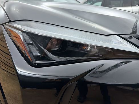 Used 2024 Lexus UX 250h AWD w/ Premium Package image 32