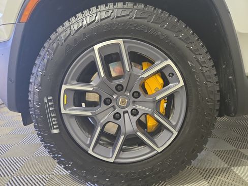 Used 2023 Rivian R1S Adventure AWD/4WD image 43