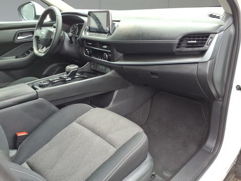 Used 2026 Nissan Rogue SV w/ Cold Weather Package AWD/4WD image 7