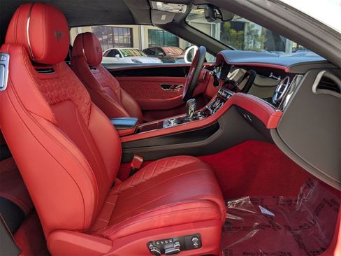 Used 2022 Bentley Continental GT image 30